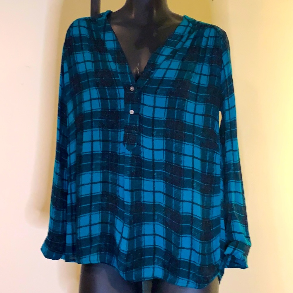 Women’s X-Small Leondro Plaid Print Split Neck Top